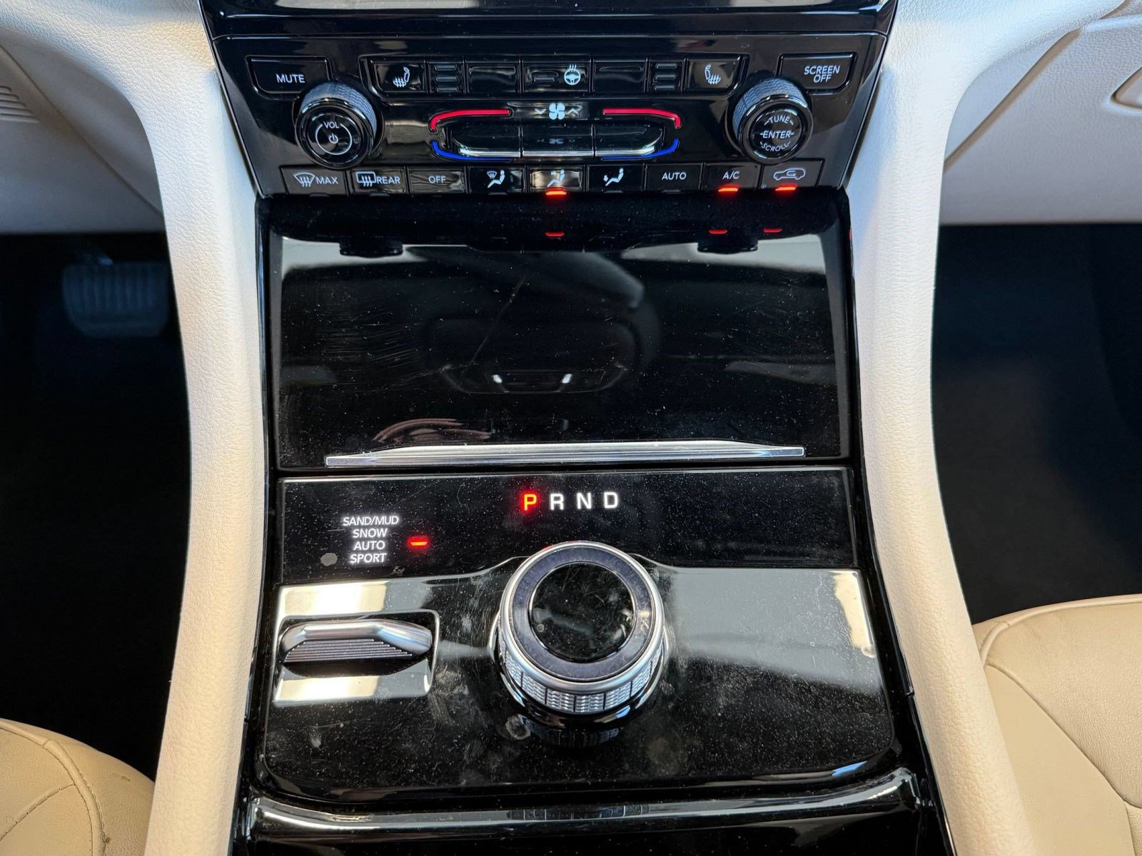 Used 2023 Jeep Grand Cherokee Limited AWD/4WD image 20