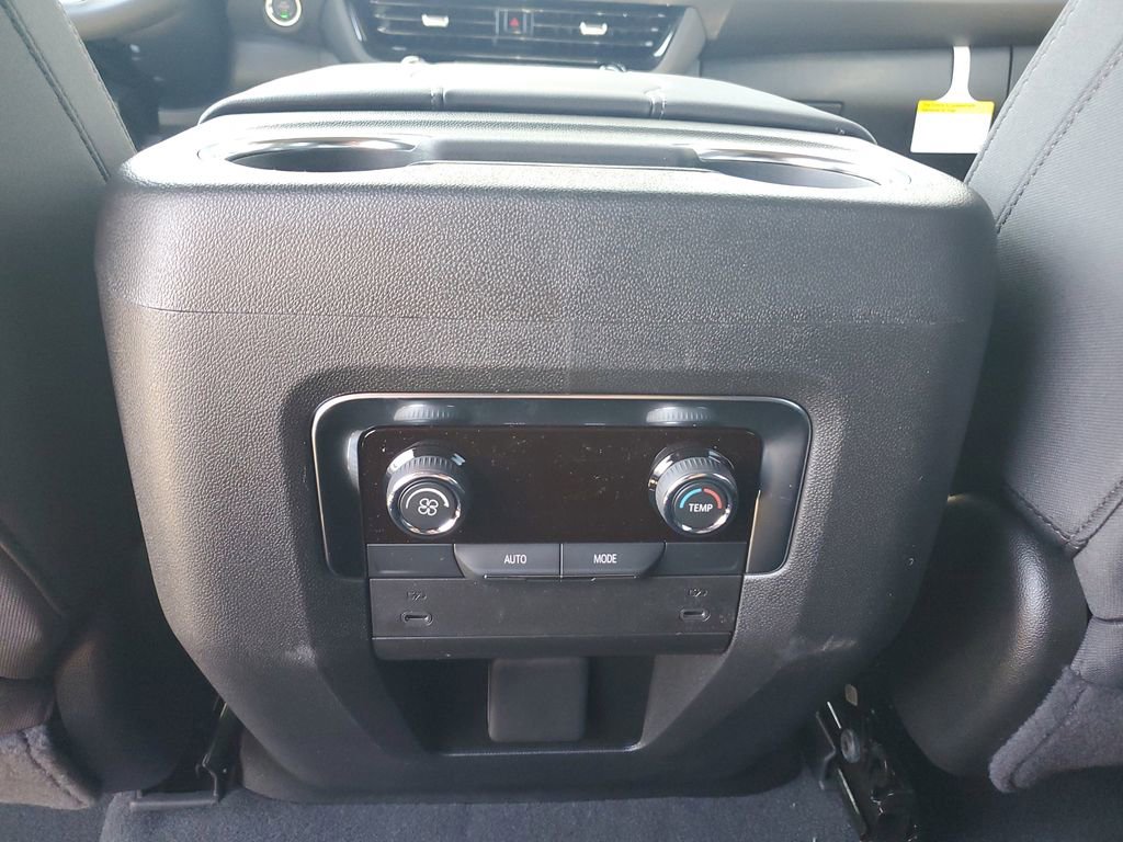 New 2026 Chevrolet Suburban LS image 10