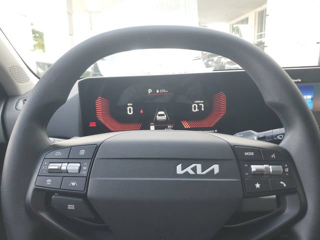 Certified 2025 Kia K4 FWD image 23