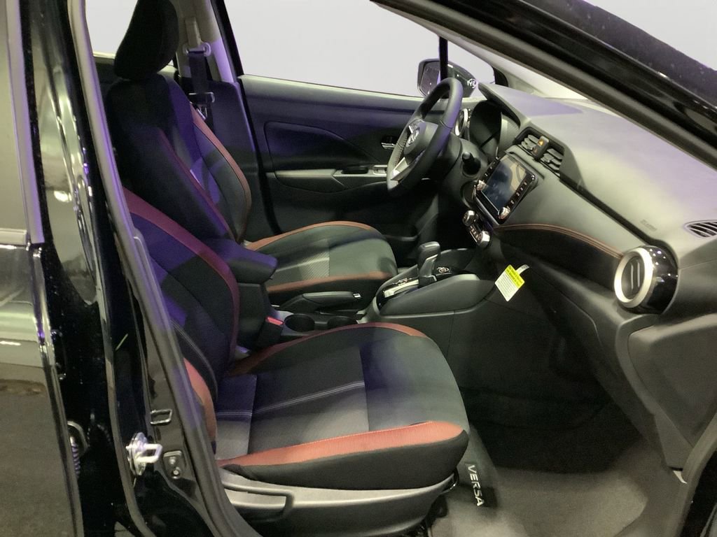 New 2025 Nissan Versa SR w/ Trunk Package image 12