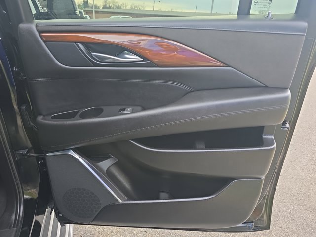 Used 2018 Cadillac Escalade ESV Premium Luxury image 18