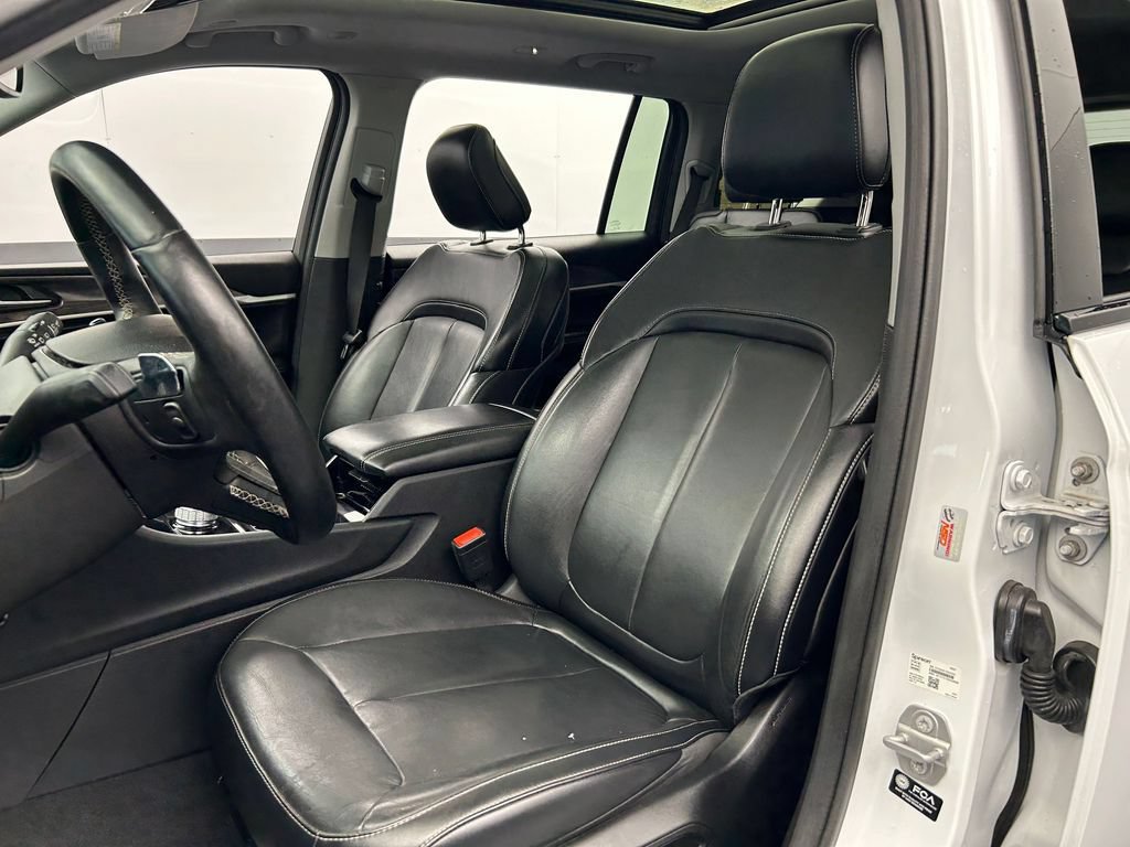 Used 2021 Jeep Grand Cherokee L Limited RWD image 10