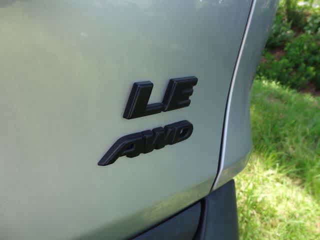 Used 2023 Toyota RAV4 LE AWD/4WD image 32