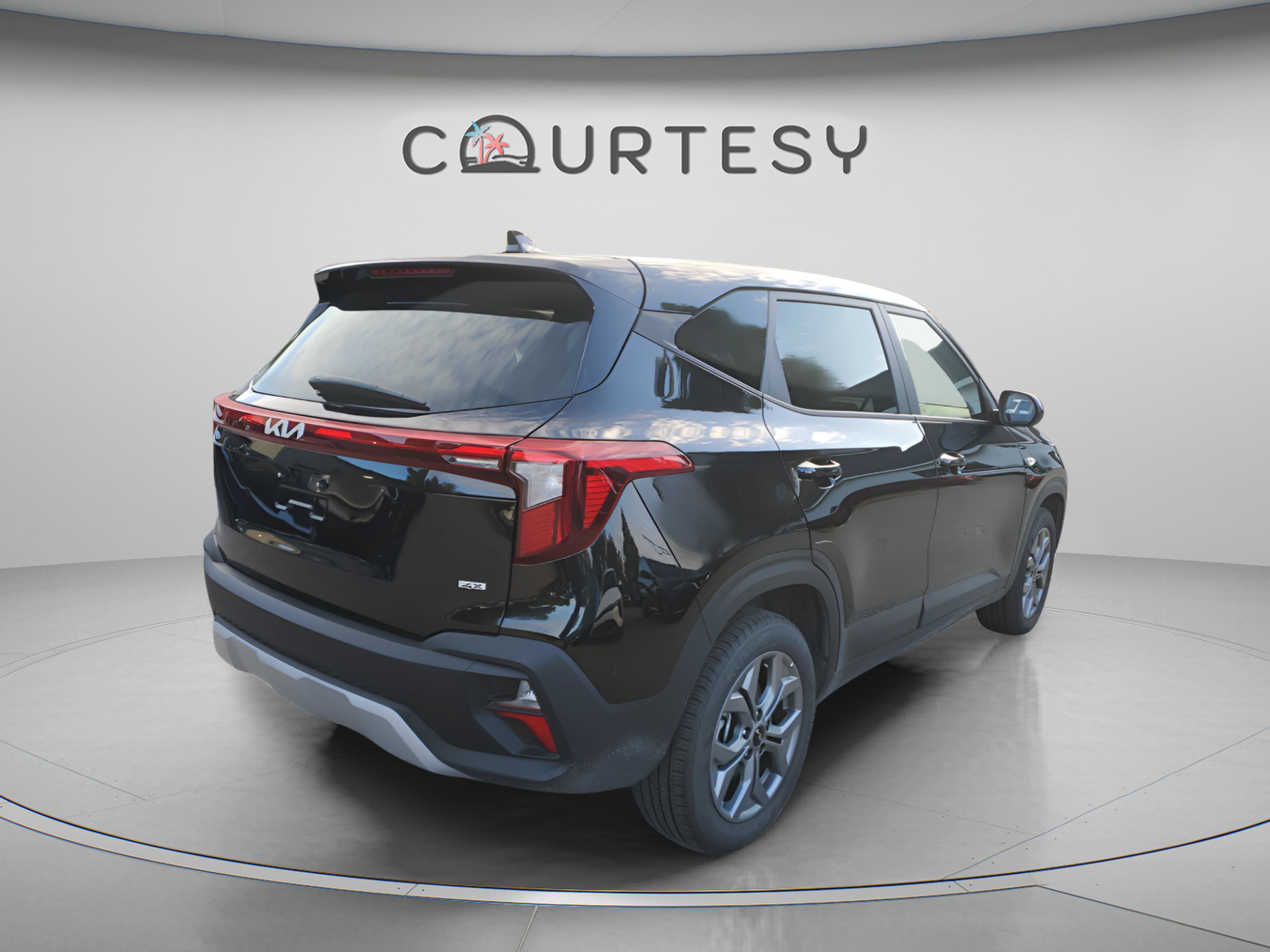 Certified 2026 Kia Seltos LX AWD/4WD image 3