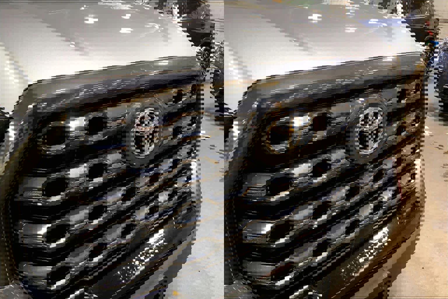 Used 2023 Toyota Tundra Platinum w/ Advanced Package AWD/4WD image 30