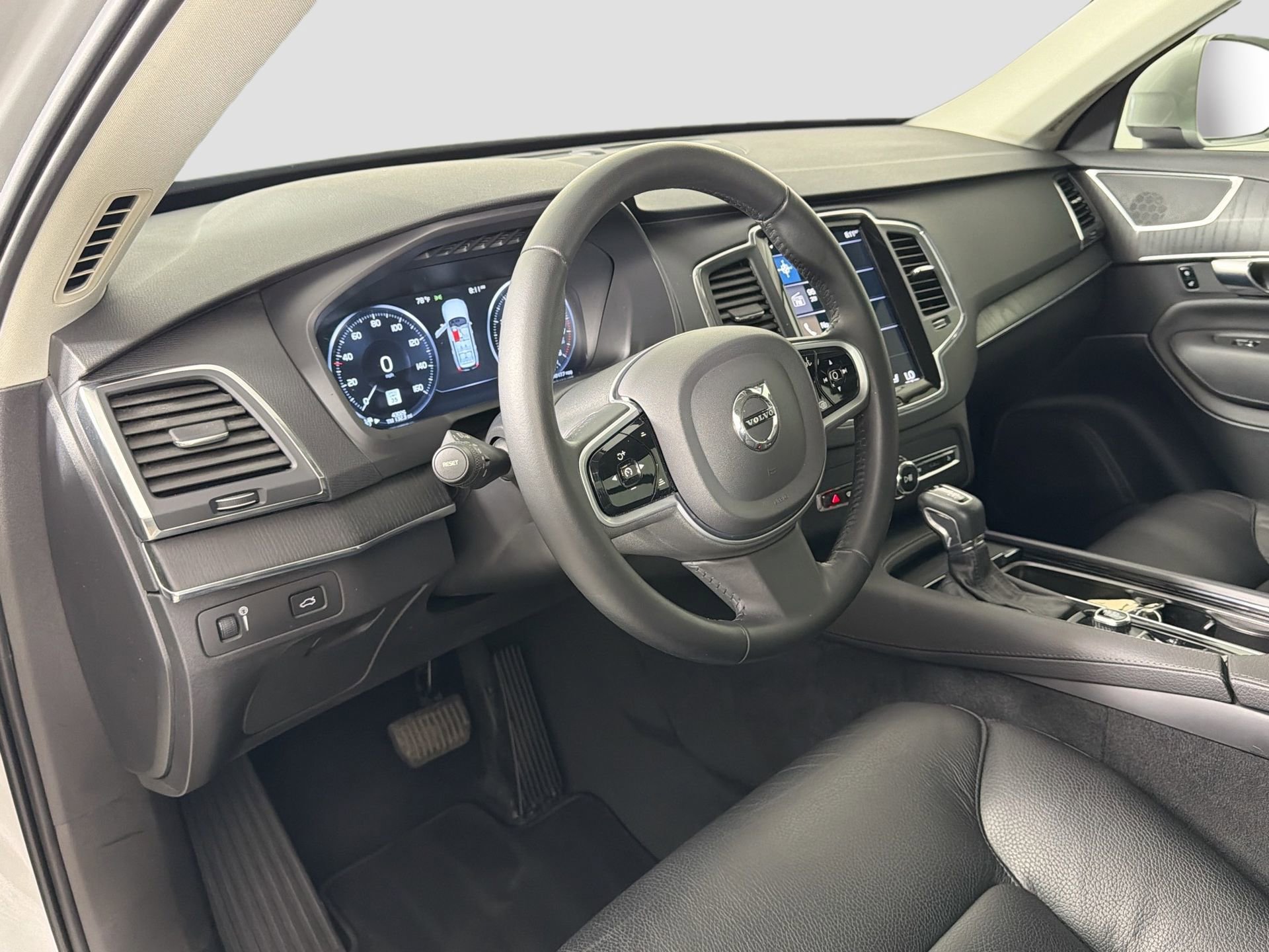 Used 2020 Volvo XC90 T5 Momentum AWD/4WD image 10