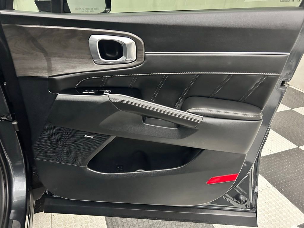 Used 2024 Kia Sorento SX Prestige image 18