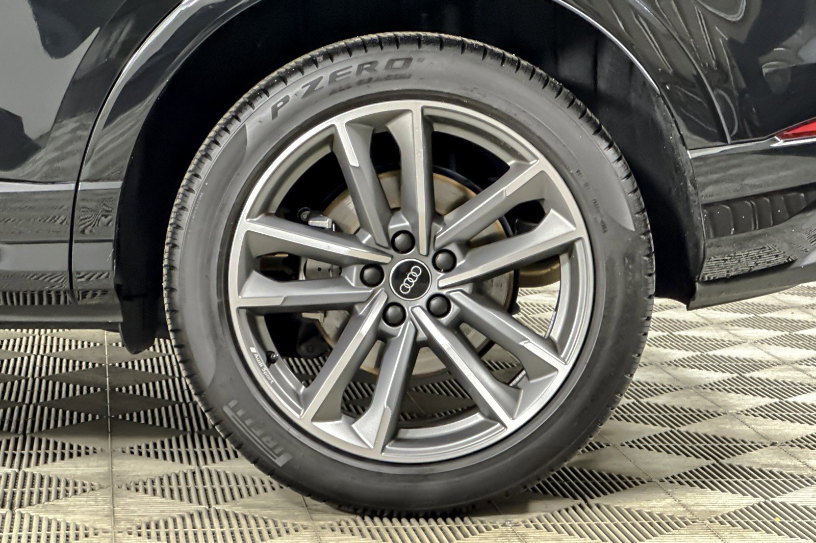 Used 2025 Audi Q3 2.0T Premium w/ Convenience Package image 24