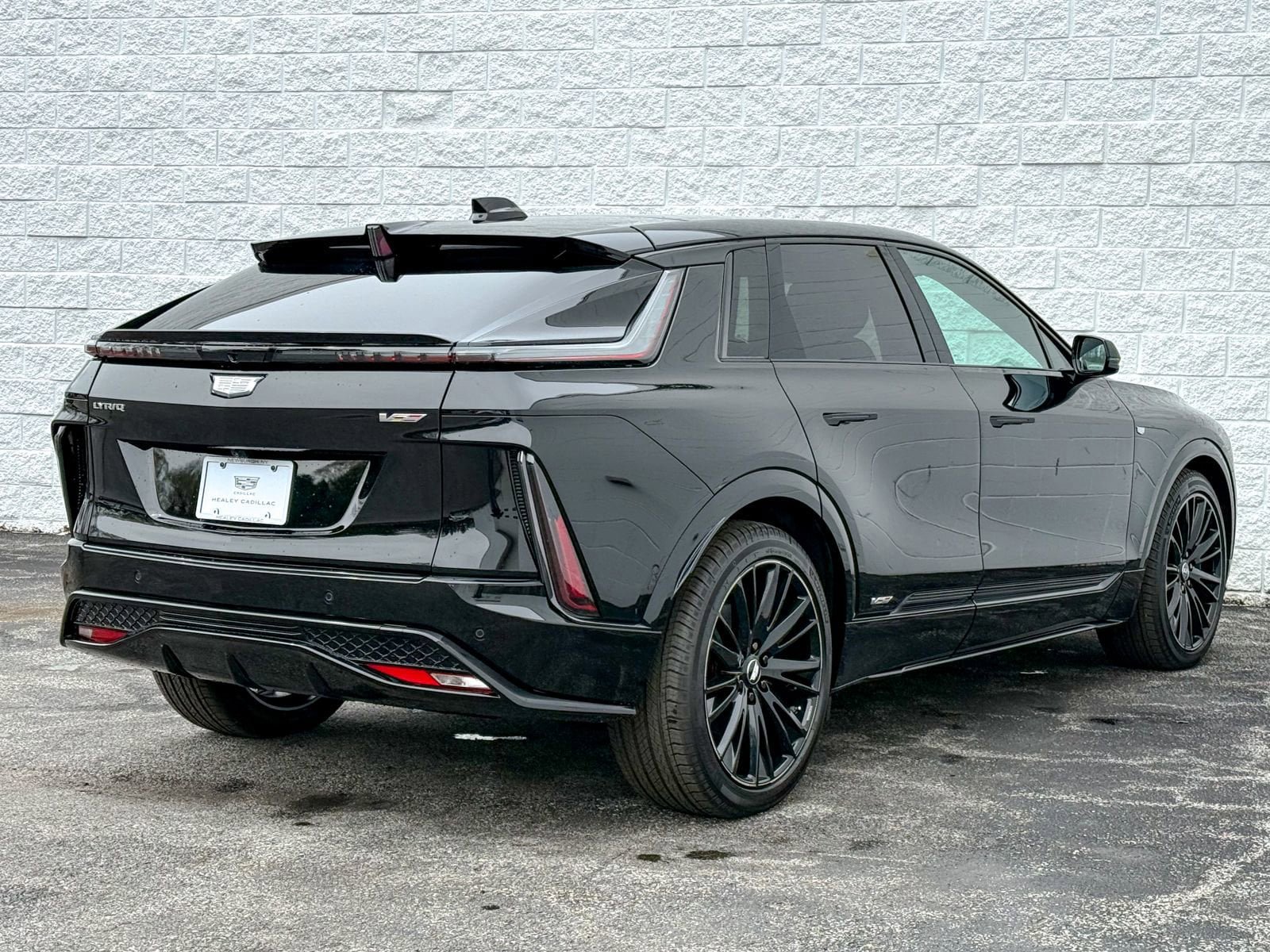 New 2026 Cadillac Lyriq V w/ LPO, Floor Liner Package AWD/4WD image 10