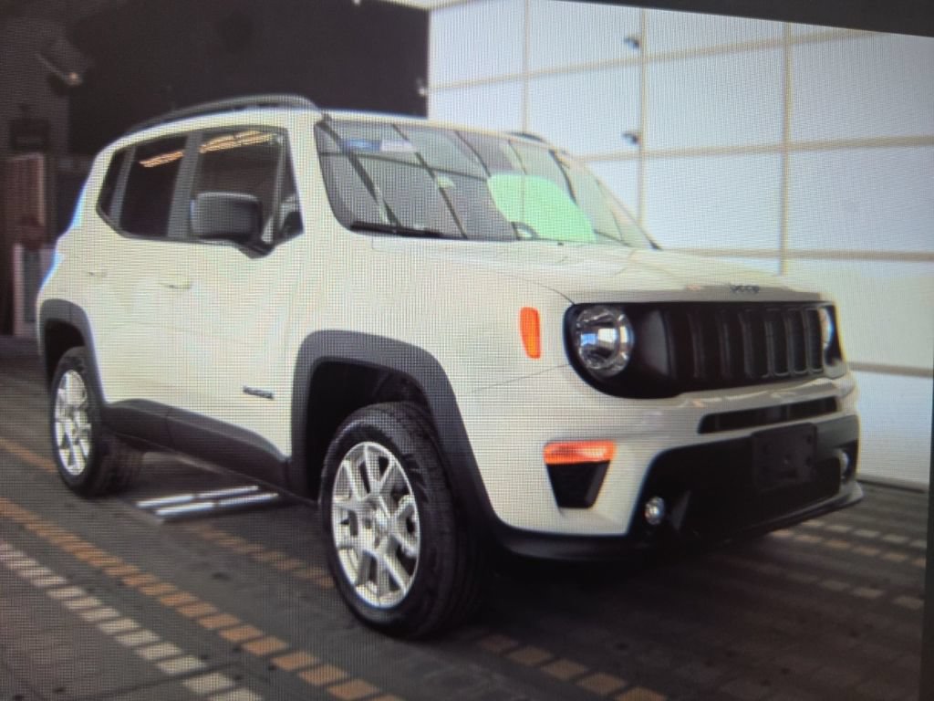 Used 2023 Jeep Renegade Latitude w/ Sun/Sound Group AWD/4WD video 2
