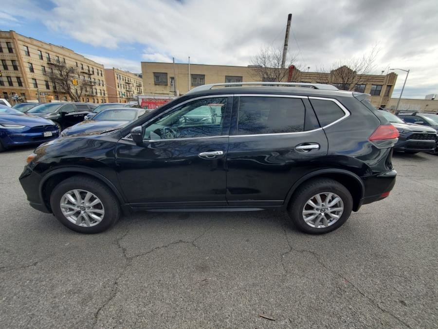 Used 2018 Nissan Rogue SV image 5
