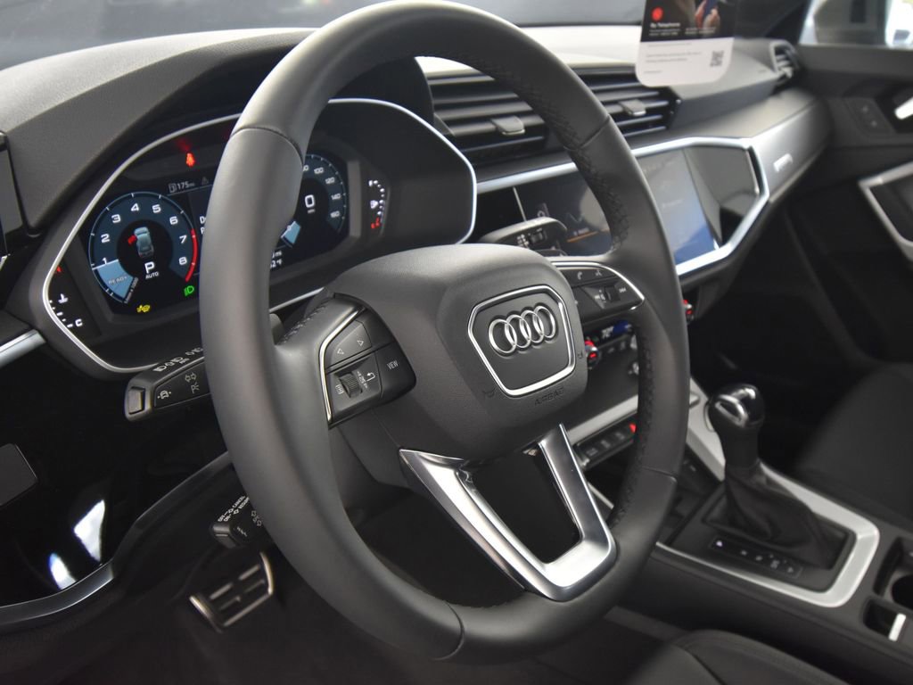 New 2025 Audi Q3 2.0T Premium image 12