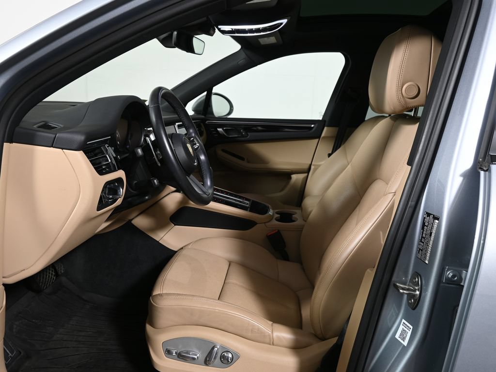Used 2024 Porsche Macan AWD/4WD image 5
