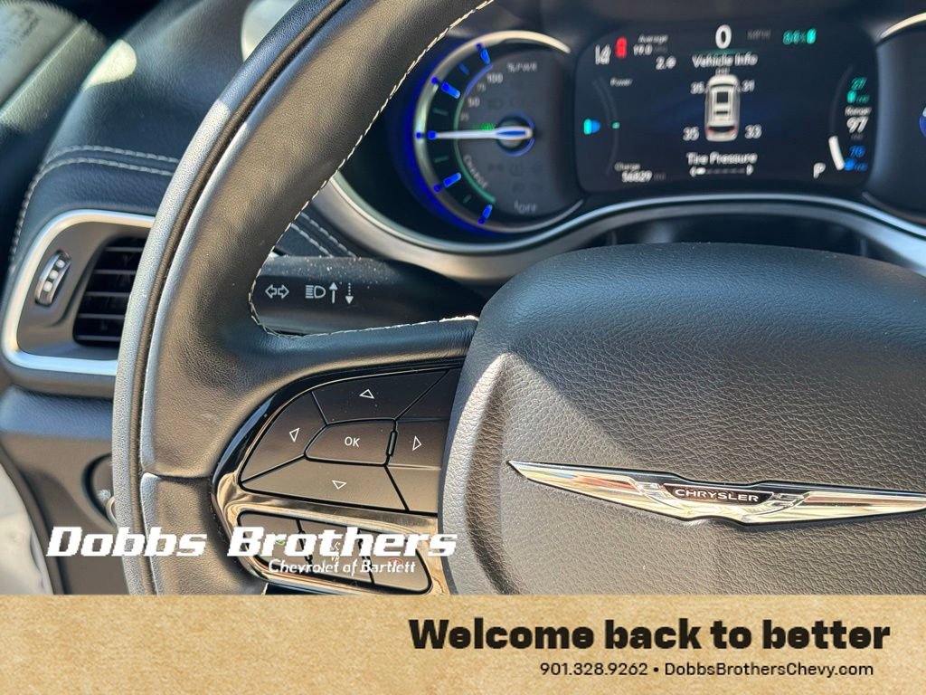 Used 2022 Chrysler Pacifica Limited w/ Uconnect Theater Family Group FWD image 16
