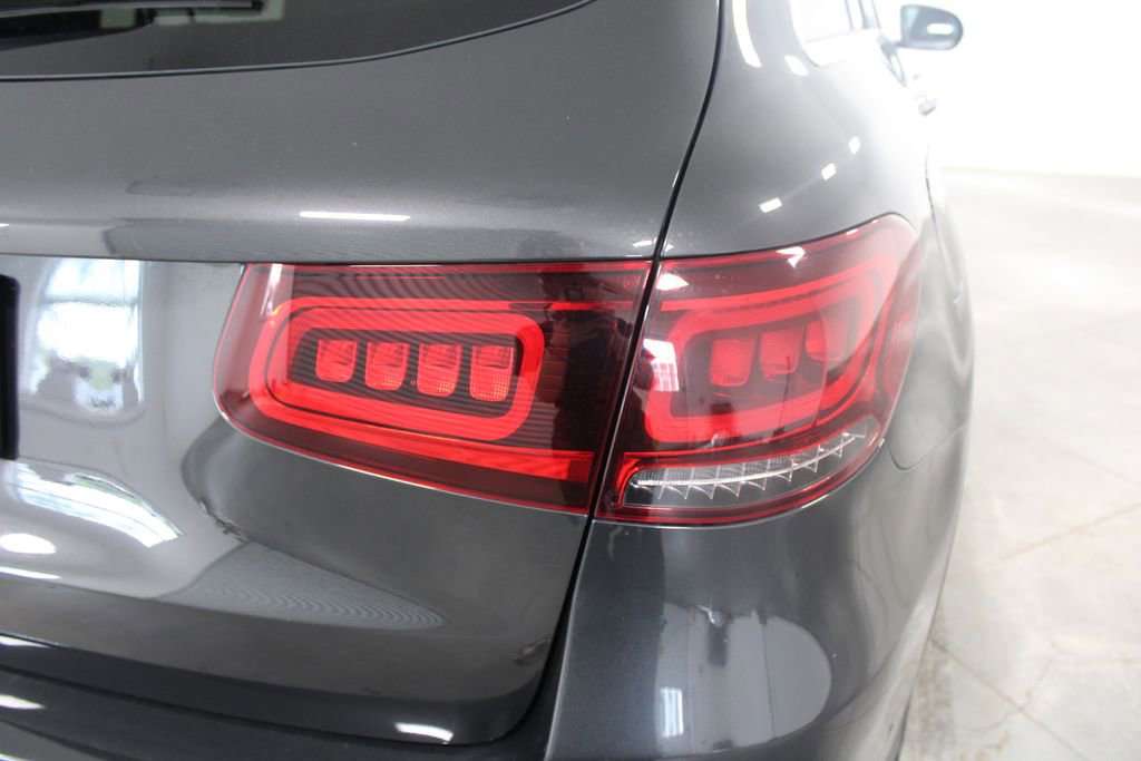Used 2022 Mercedes-Benz GLC 300 image 12
