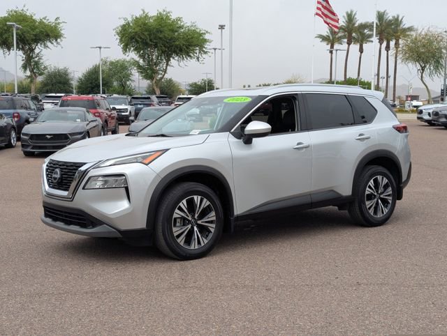 Used 2023 Nissan Rogue SV w/ SV Premium B Package image 2