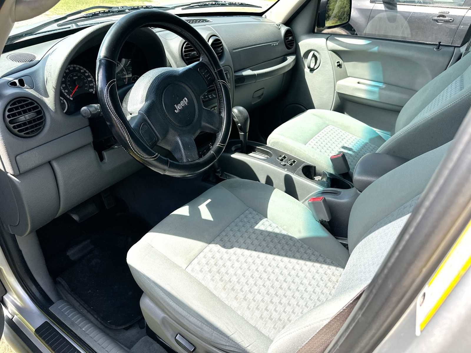 Used 2006 Jeep Liberty Sport AWD/4WD image 5