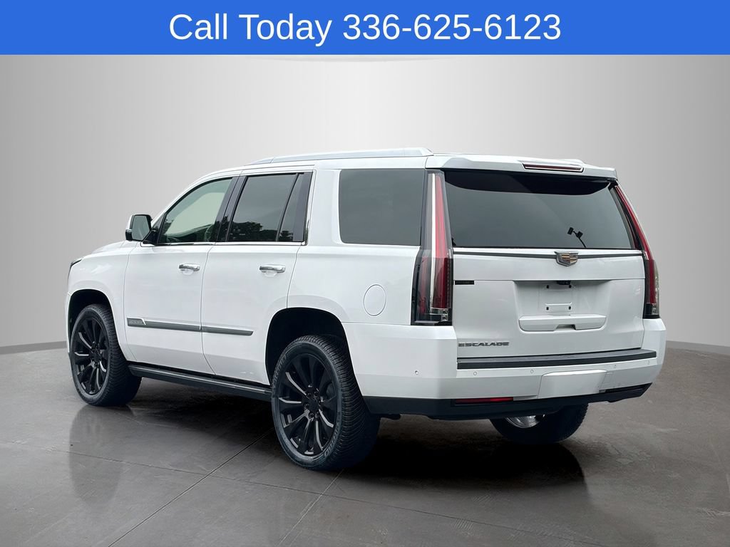 Used 2017 Cadillac Escalade Premium Luxury AWD/4WD image 4