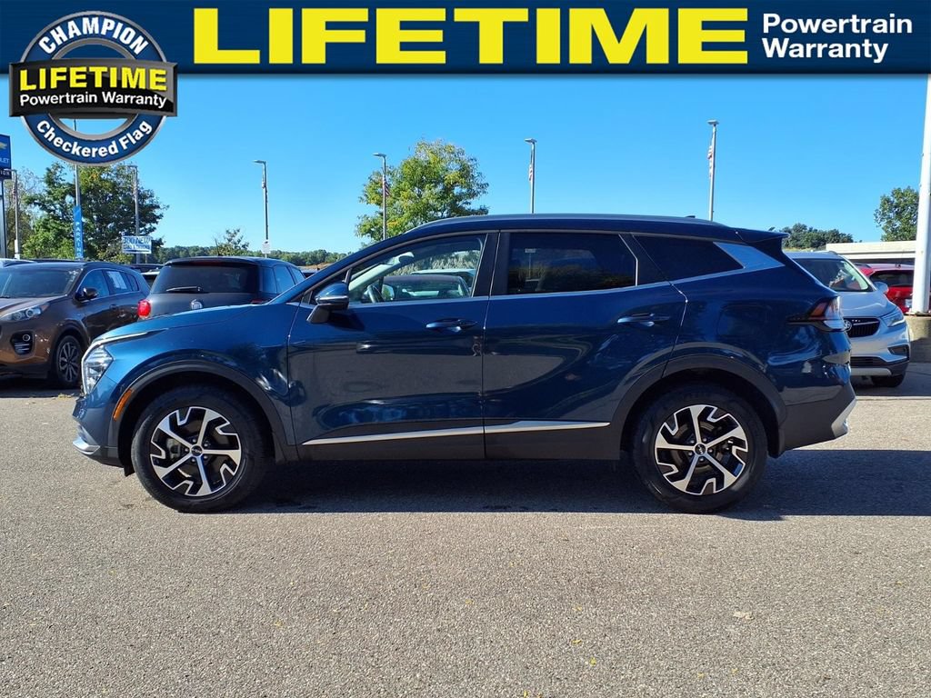 Used 2025 Kia Sportage EX AWD/4WD image 9
