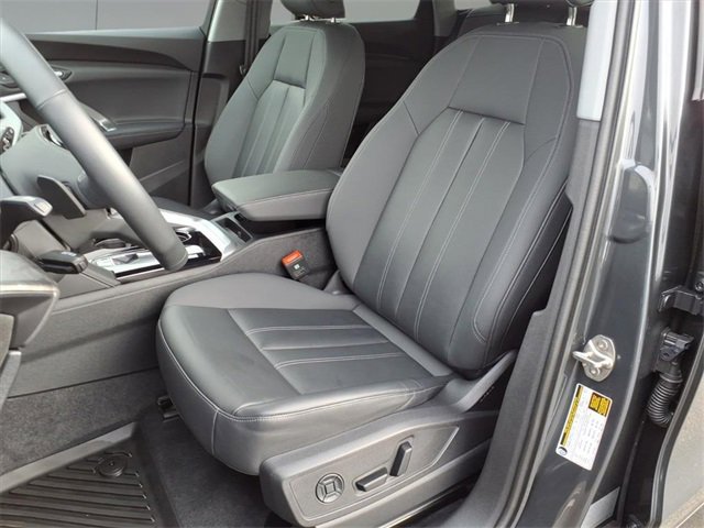 Used 2025 Audi Q5 Premium w/ Convenience Package image 17