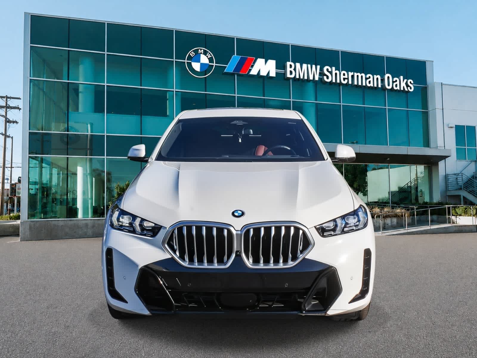 Used 2024 BMW X6 xDrive40i w/ Premium Package AWD/4WD image 2