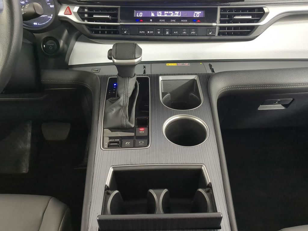 Used 2025 Toyota Sienna XLE image 22