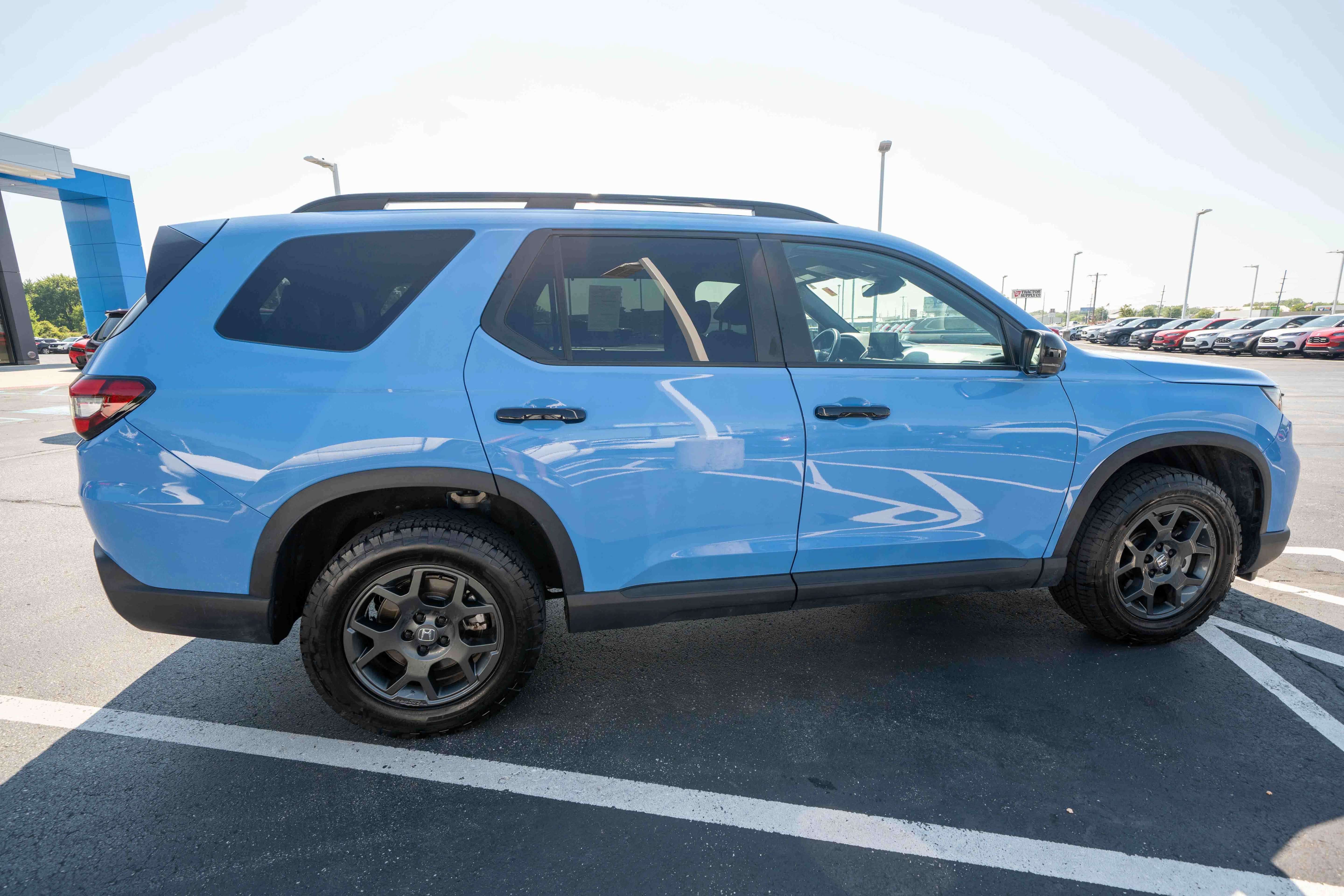 Certified 2025 Honda Pilot TrailSport image 6