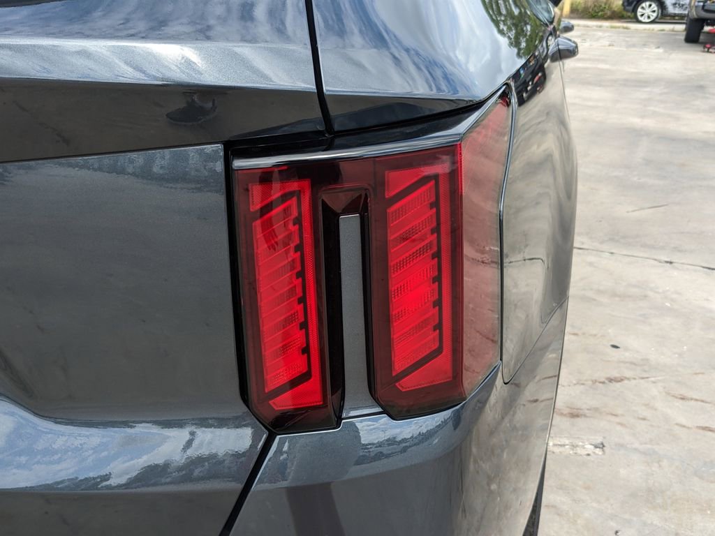 Certified 2024 Kia Sorento LX image 11
