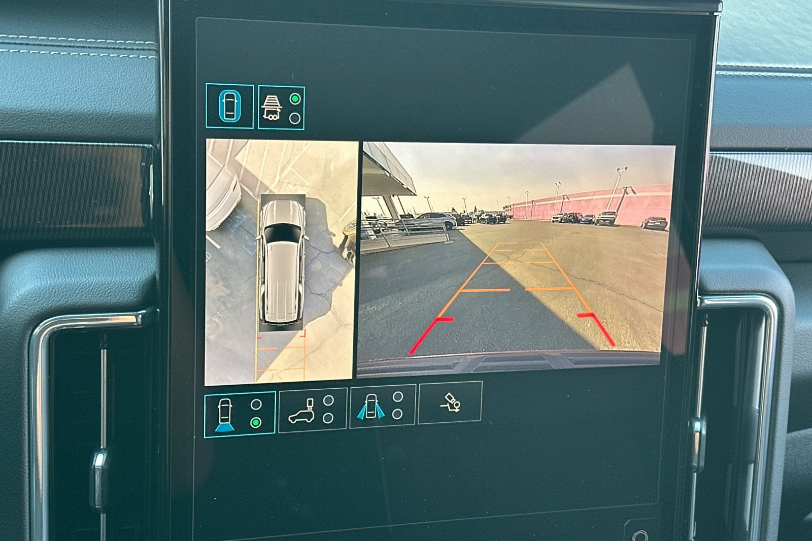 New 2025 GMC Yukon XL Elevation image 19