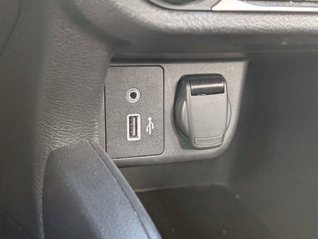 Used 2025 Nissan Versa S FWD image 20