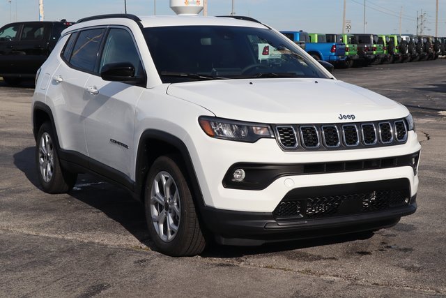 New 2026 Jeep Compass Latitude image 2