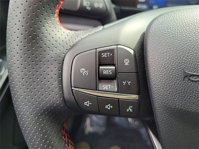 Used 2025 Ford Escape ST-Line w/ Equipment Group 301A image 5