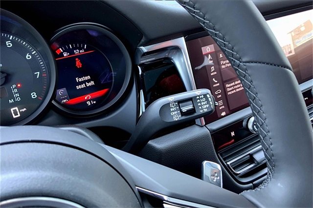 New 2025 Porsche Macan image 37