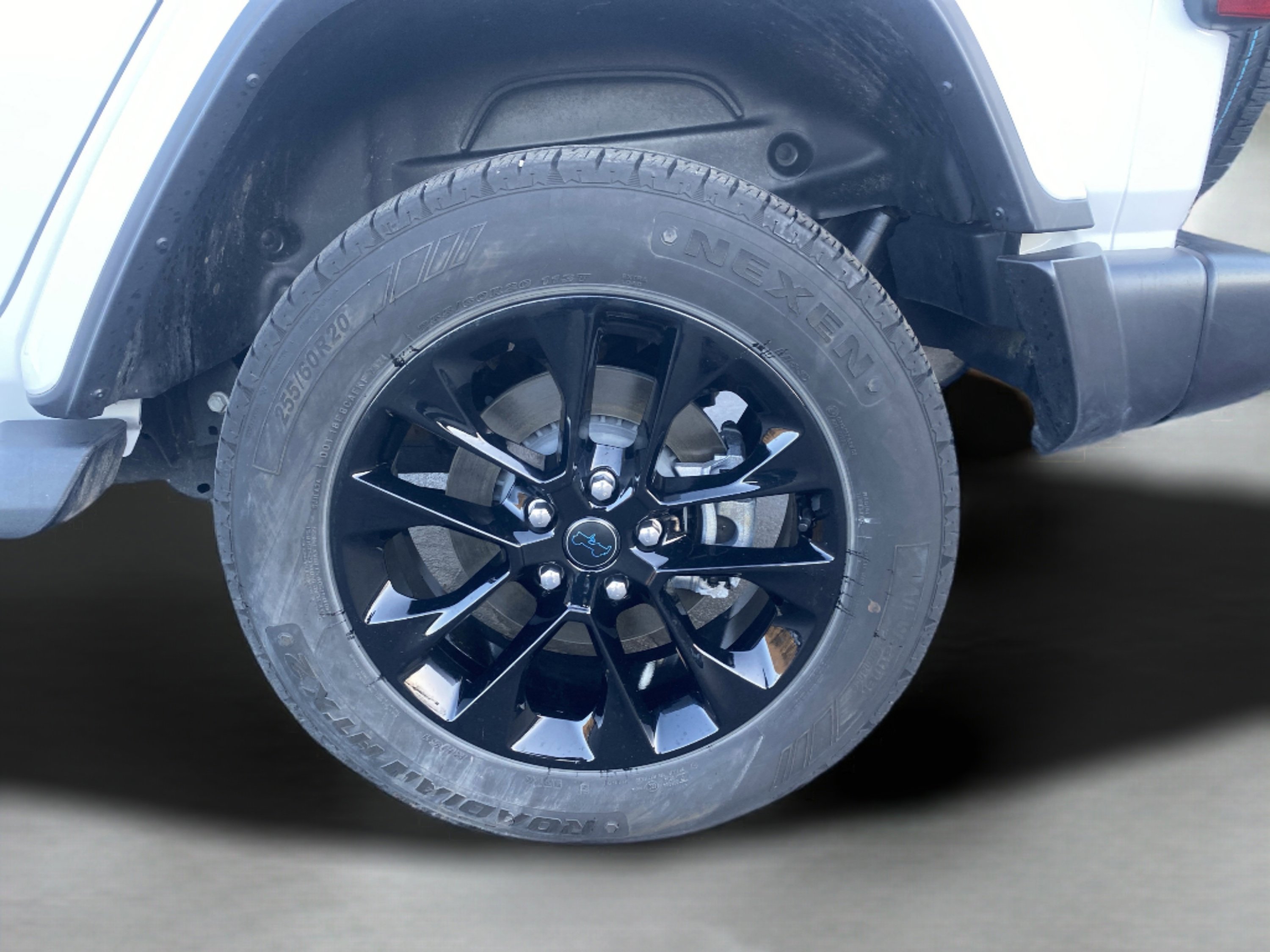 Used 2025 Jeep Wrangler Sahara image 9