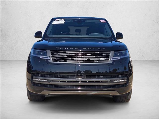 Used 2025 Land Rover Range Rover SE AWD/4WD image 2