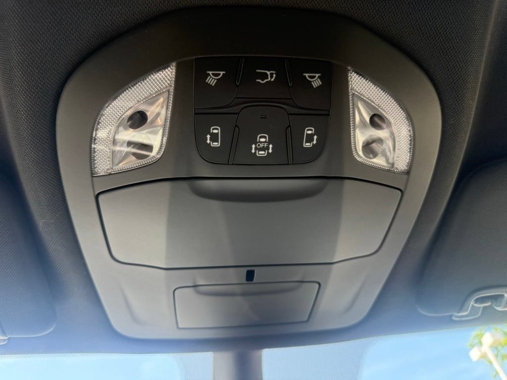 New 2027 Chrysler Pacifica Select w/ Family Tech Group FWD image 28