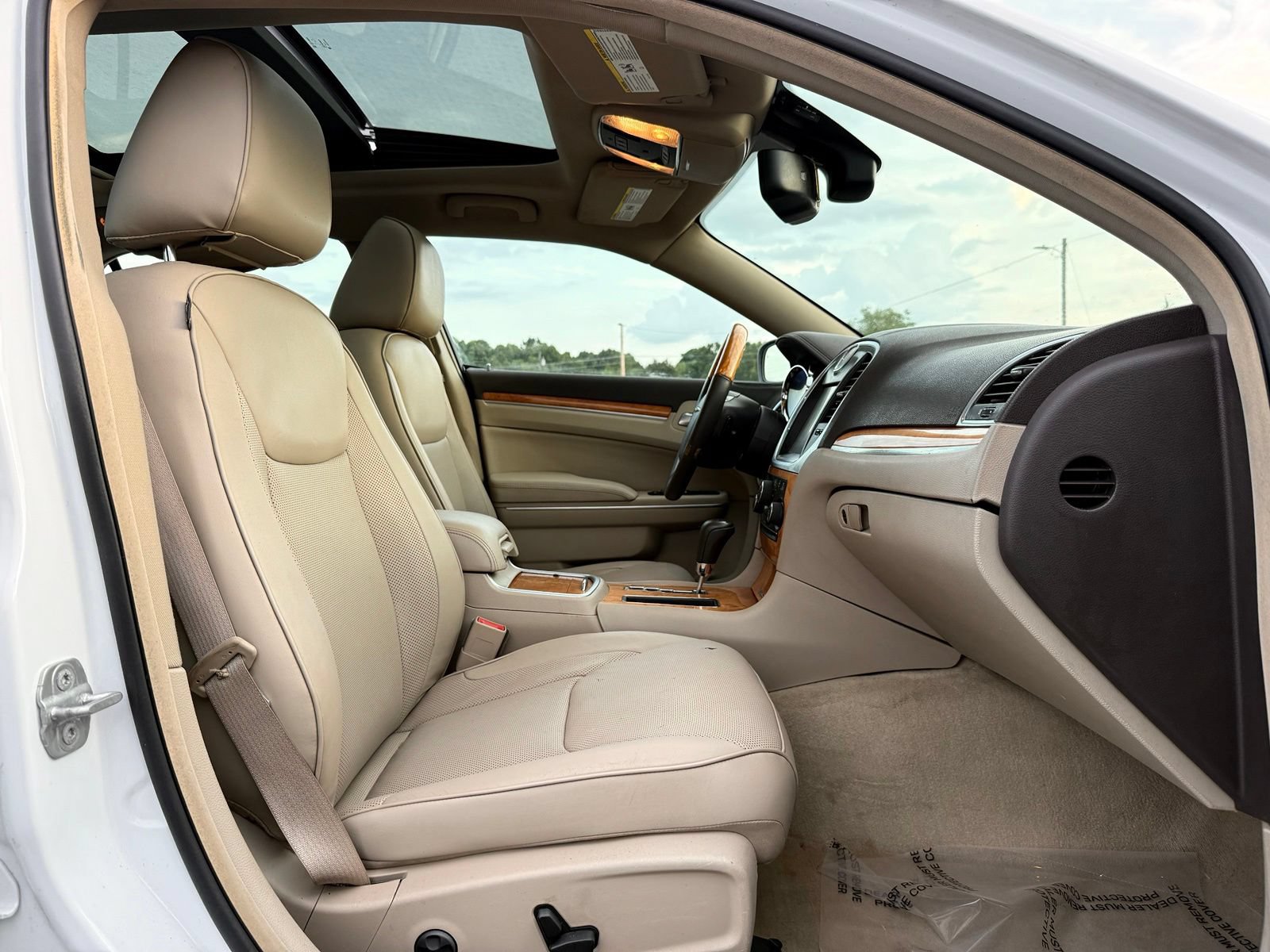 Used 2014 Chrysler 300 C RWD image 30