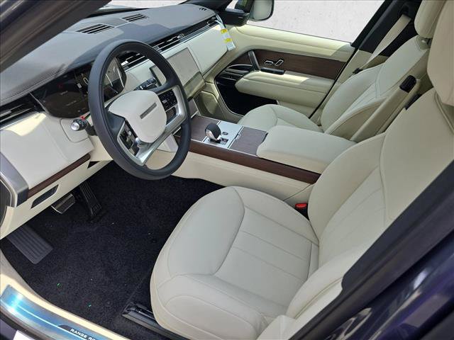 New 2026 Land Rover Range Rover Long Wheelbase SE AWD/4WD image 17