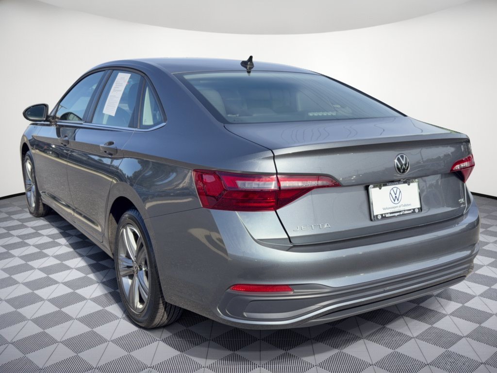 Certified 2024 Volkswagen Jetta SE FWD image 3