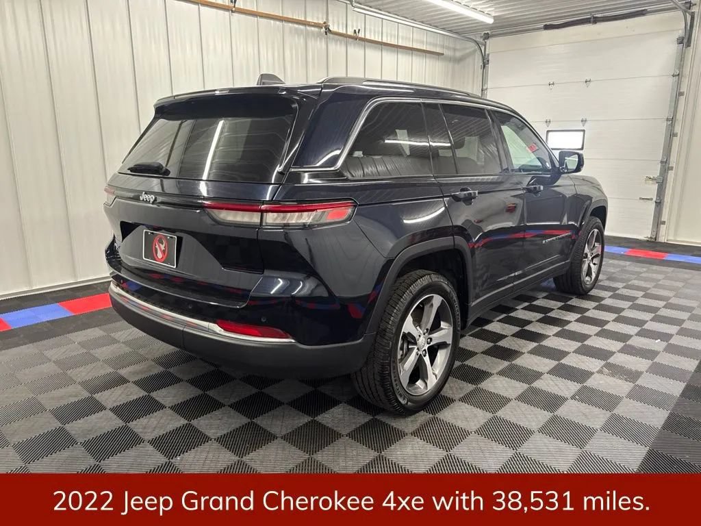 Used 2022 Jeep Grand Cherokee Limited 4xe AWD/4WD image 3