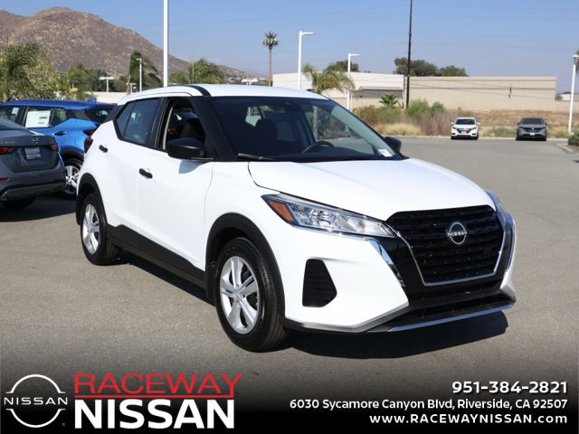 New 2025 Nissan Kicks S