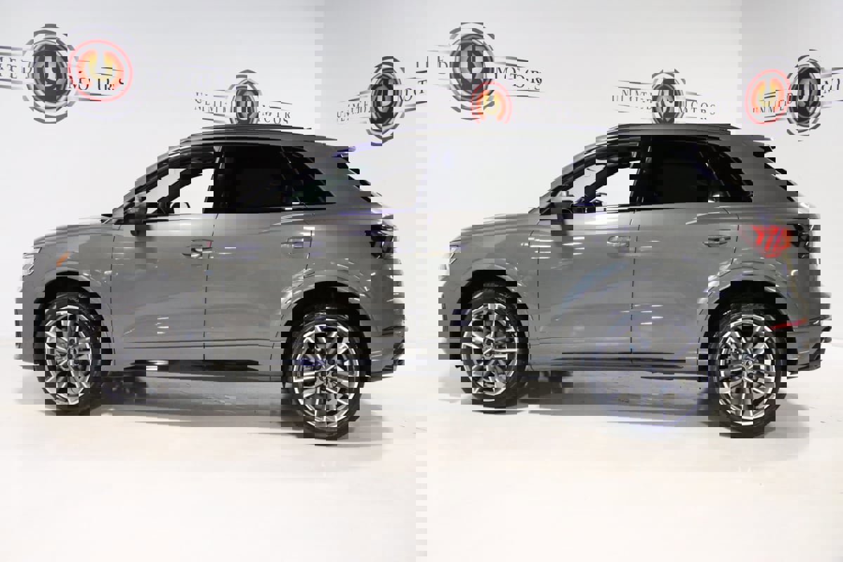 Used 2021 Audi Q3 2.0T Premium Plus w/ Premium Plus Package image 32