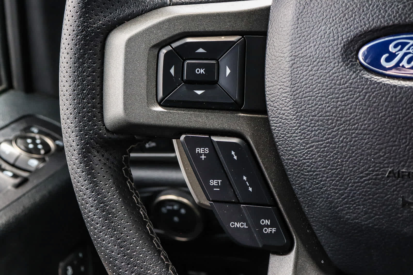 Used 2019 Ford F150 Raptor w/ Equipment Group 802A Luxury AWD/4WD image 26