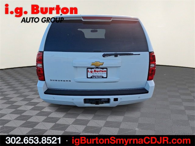 Used 2014 Chevrolet Suburban LT w/ All-Star Edition image 5