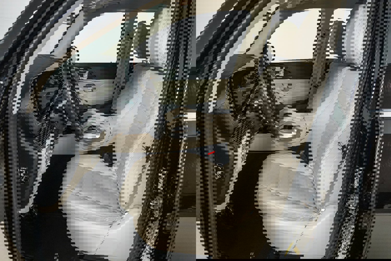 Used 2024 Mercedes-Benz GLS 580 4MATIC image 17