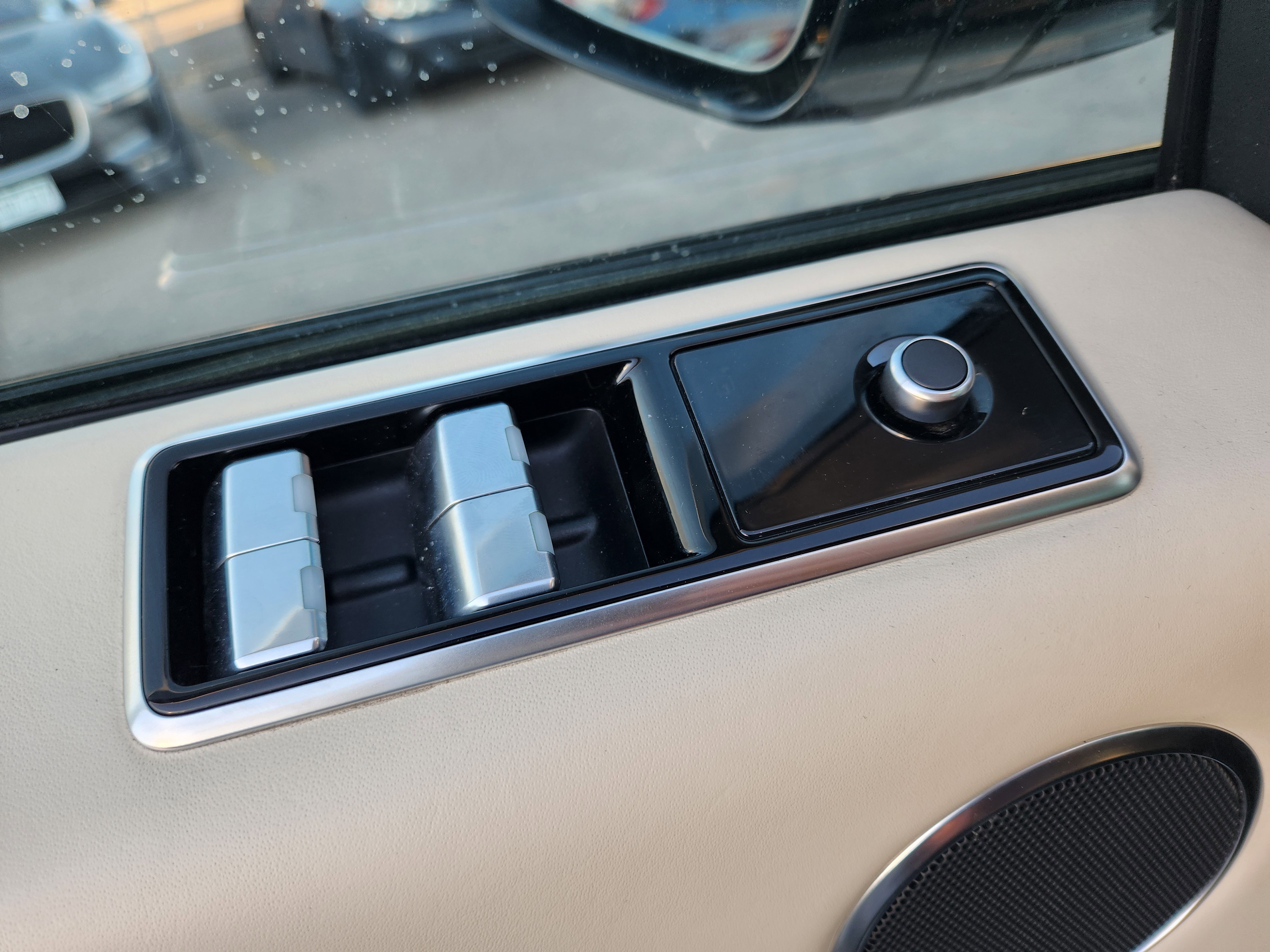 Used 2020 Land Rover Range Rover Sport HST image 14