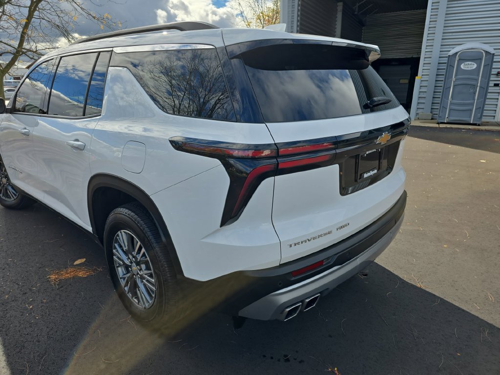 Used 2025 Chevrolet Traverse LT w/ LPO, Floor Liner Package AWD/4WD image 36
