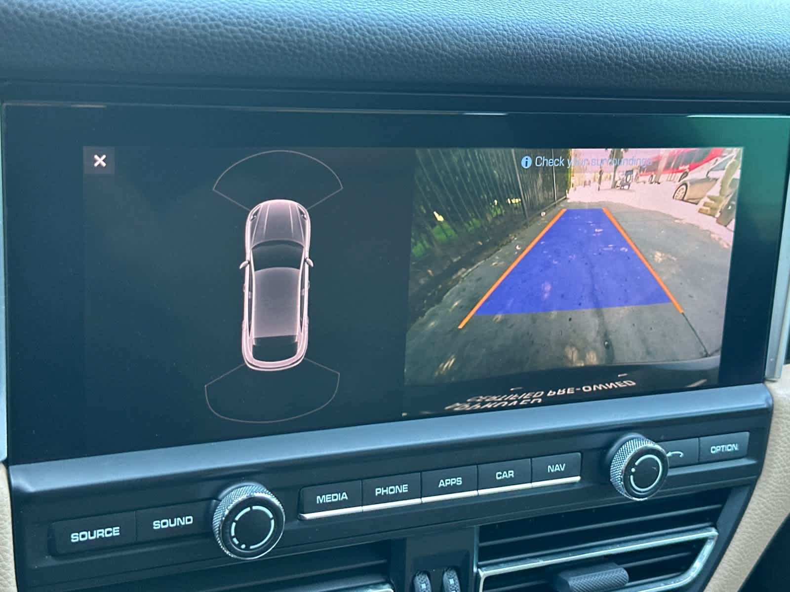 Certified 2019 Porsche Macan AWD/4WD image 22