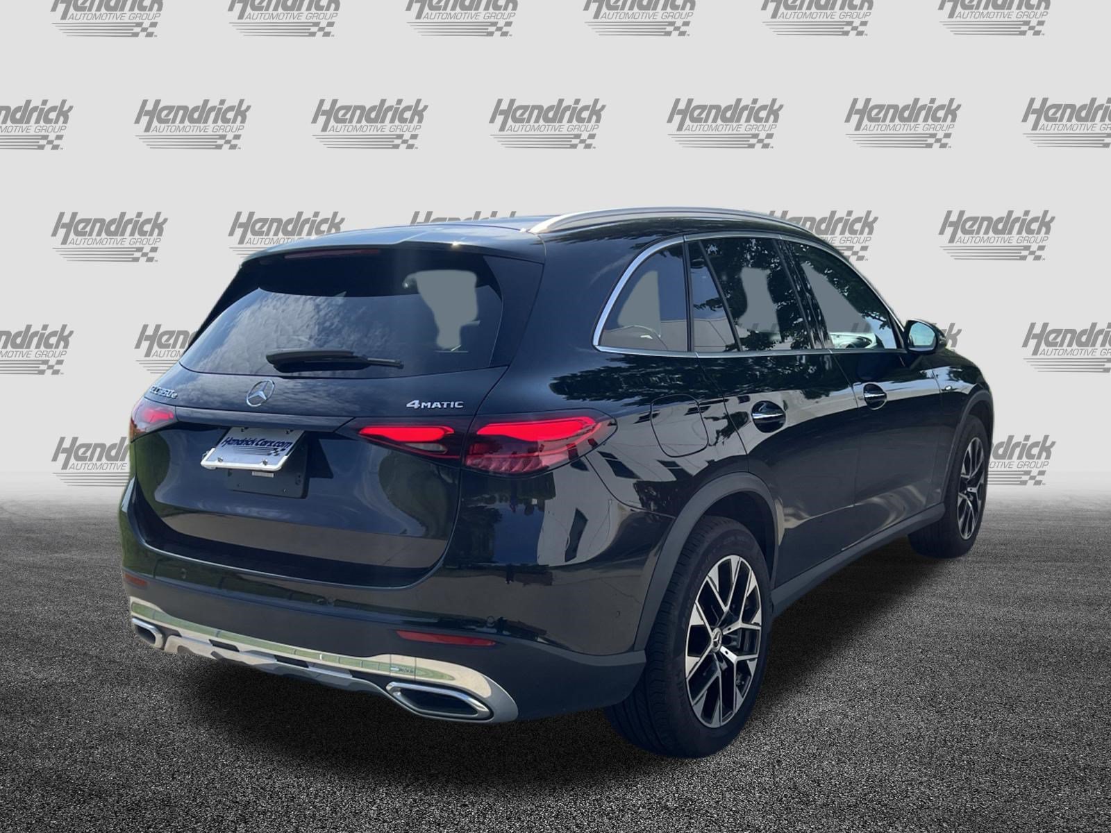 Used 2025 Mercedes-Benz GLC 350e 4MATIC image 10
