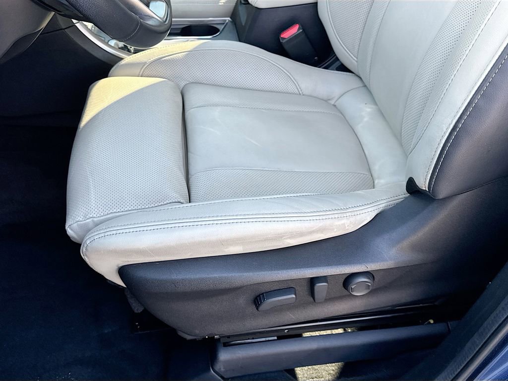 Used 2022 Subaru Ascent Limited w/ Technology Package image 25